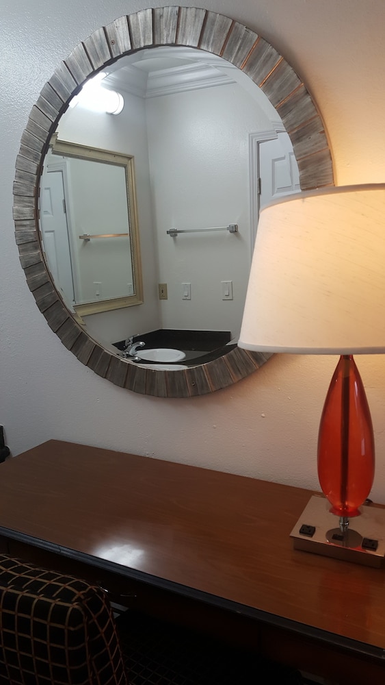 Flamingo Inn Long Beach - photo 27