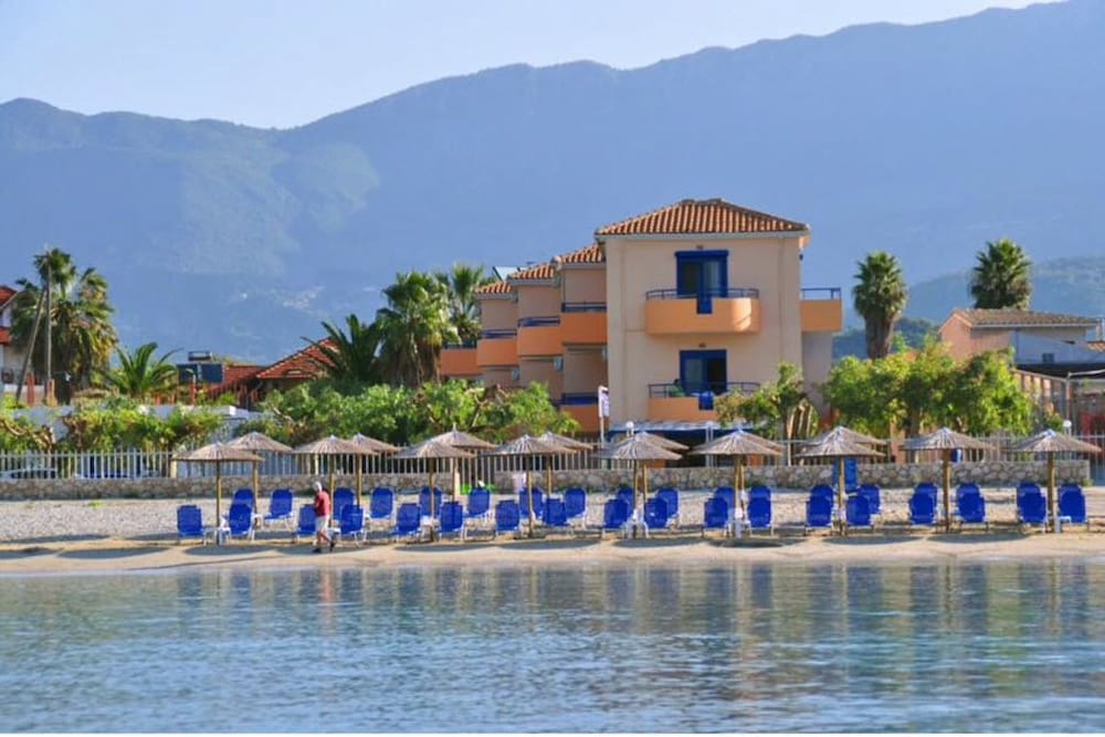 Akroyiali Resort — hotel in Lefkada