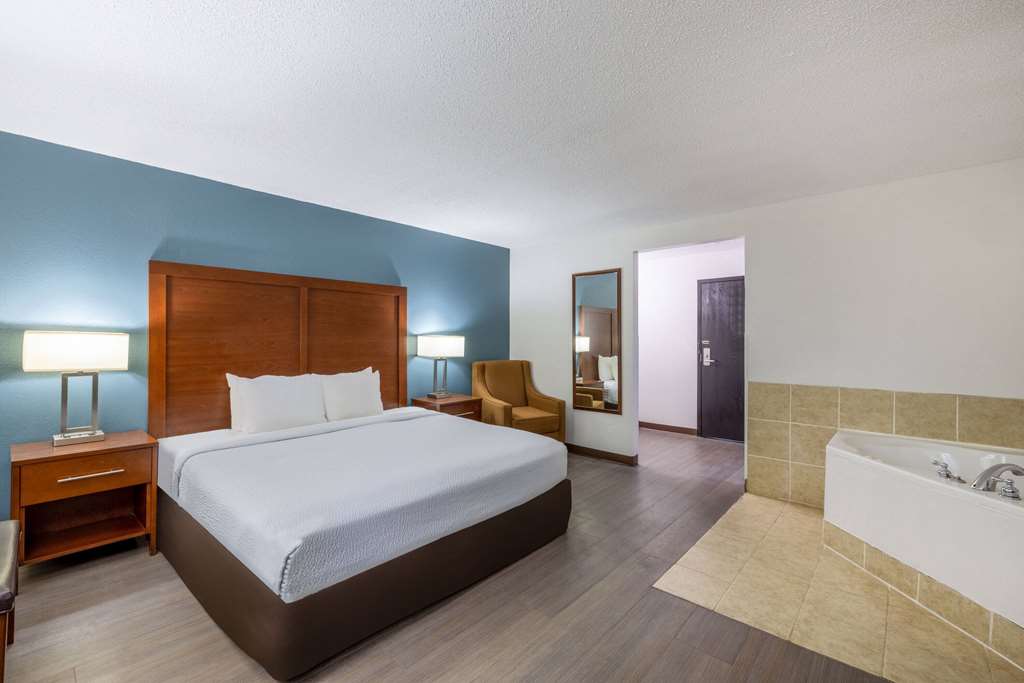 Travelodge by Wyndham Brooklyn Center - photo 21