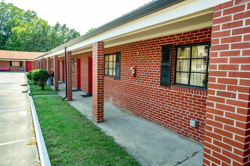 Coach House Inn - photo 43