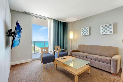 Beachfront with direct beach access and amazing views — hotel in Aventura