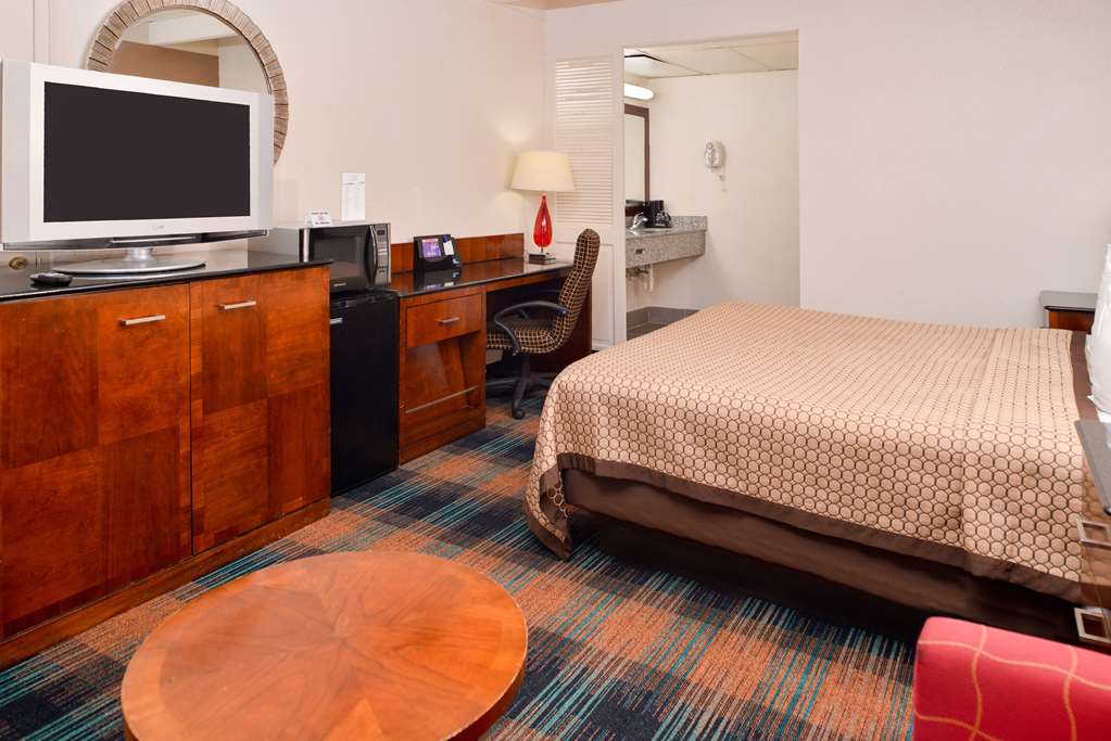 Americas Best Value Inn Augusta Historic Downtown - photo 10