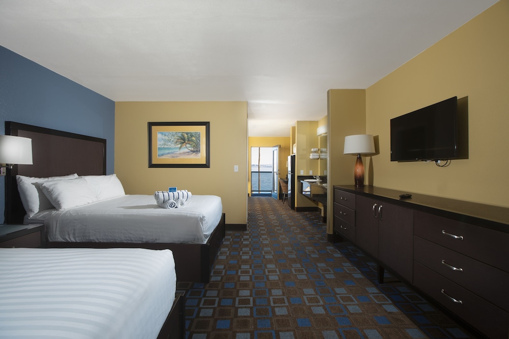 The Nautical Beachfront Resort - photo 12