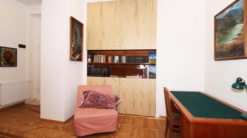 City Center Charm Family Apartment By Wehost