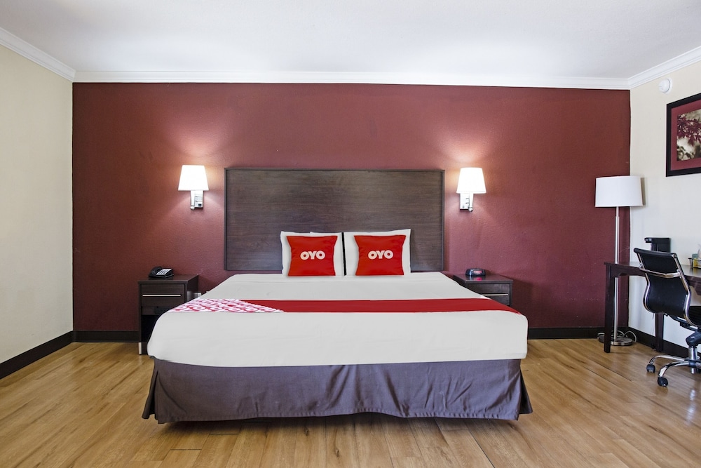 OYO Hotel McAllen Airport South - photo 10