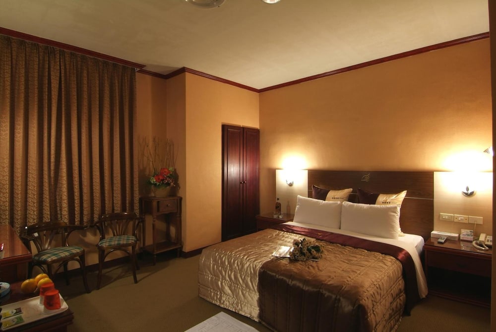 Golden Swallow Hotel — Hsinchu