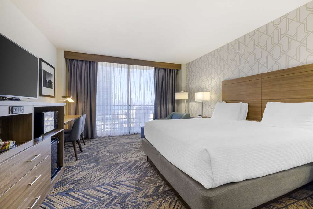 Best Western Plus Bayside Inn - photo 10
