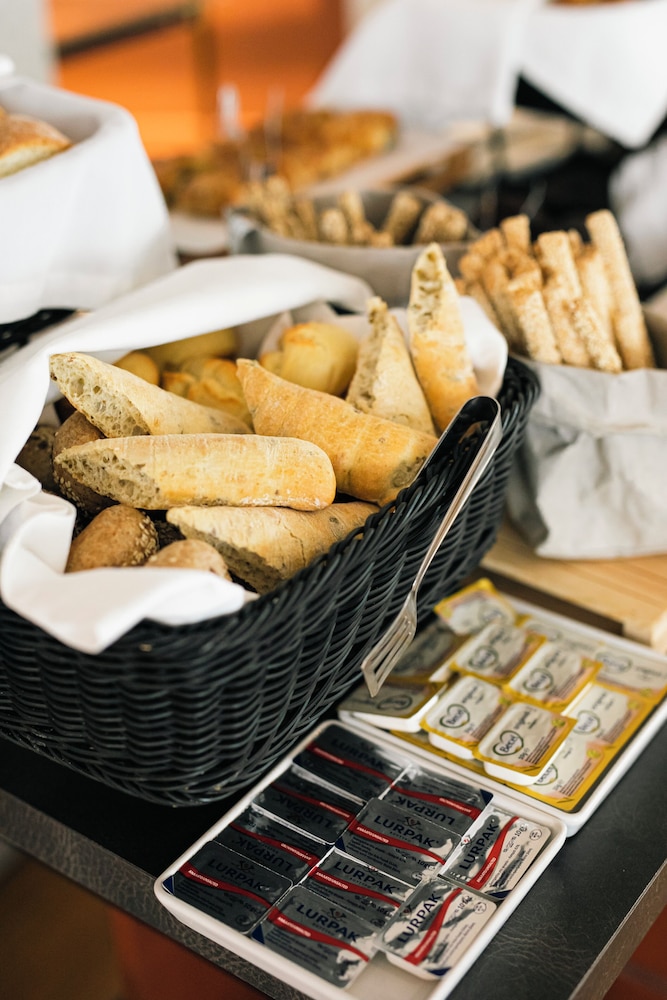 מזון ומשקאות