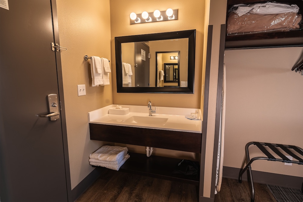 Cobblestone Inn & Suites Trenton - photo 20