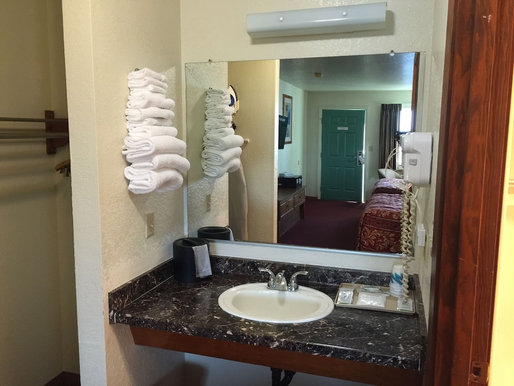 Westward Inn - photo 34