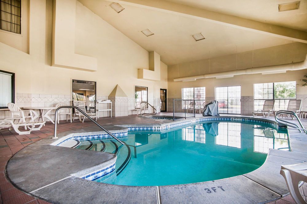 Rodeway Inn & Suites East I 44 - photo 36
