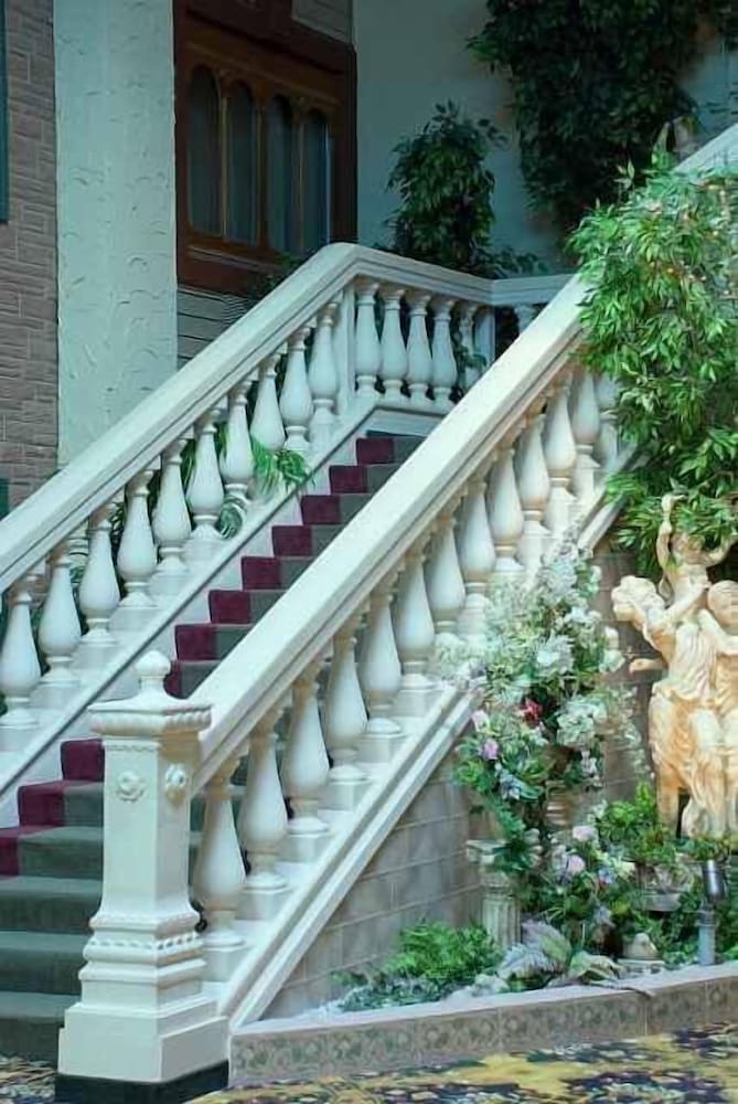 Garden Place Hotel - photo 21