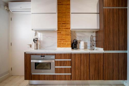Atico con terraza y jacuzzi en el centro — 4-Star Luxury Hotel in Valencia, Spain