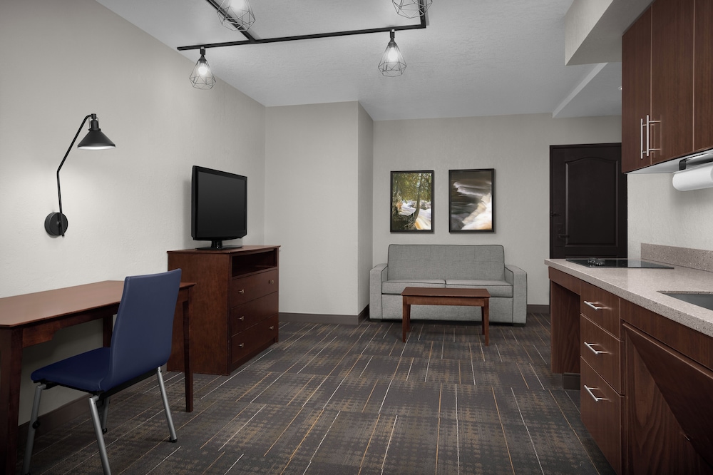 The Suites Hotel at Waterfront Plaza - photo 26