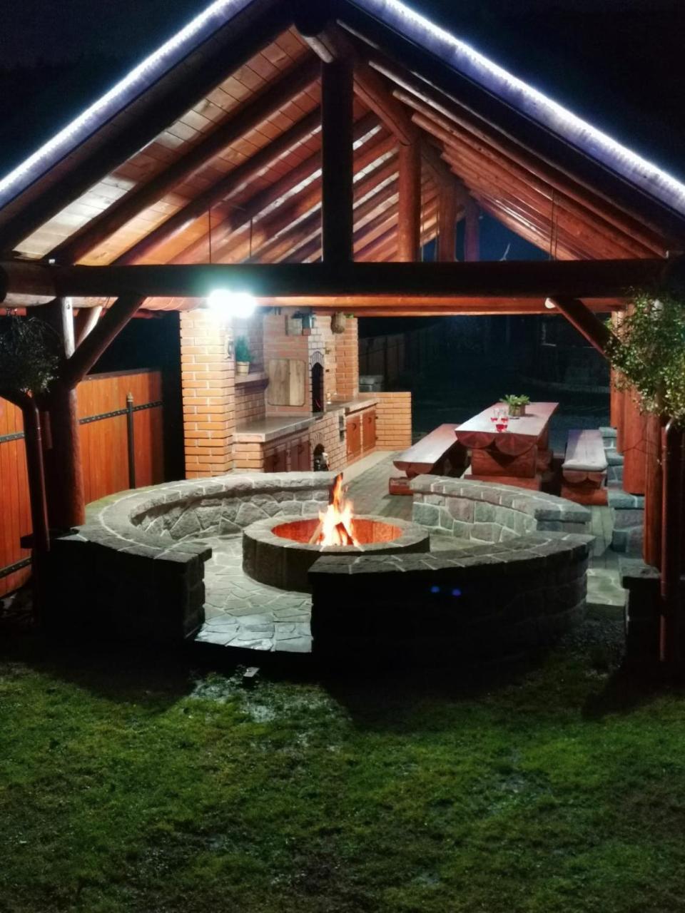 Dio Vendeghaz - carbon neutral hotel in Praid