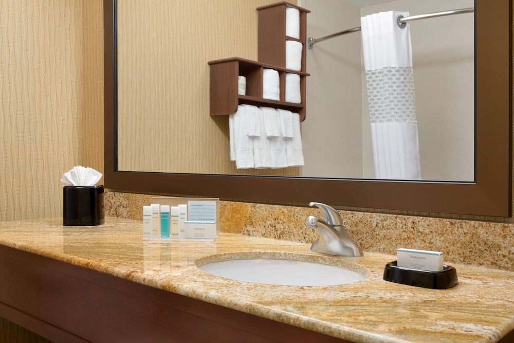 Hampton Inn Fort Worth Southwest Cityview - photo 23