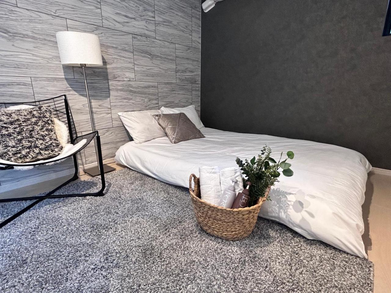 Modern Entire Apart450m to TengachayaAirport Direct AccessIdeal for FamiliesCouples Friends — 4-Star Luxury Hotel in Osaka, Japan
