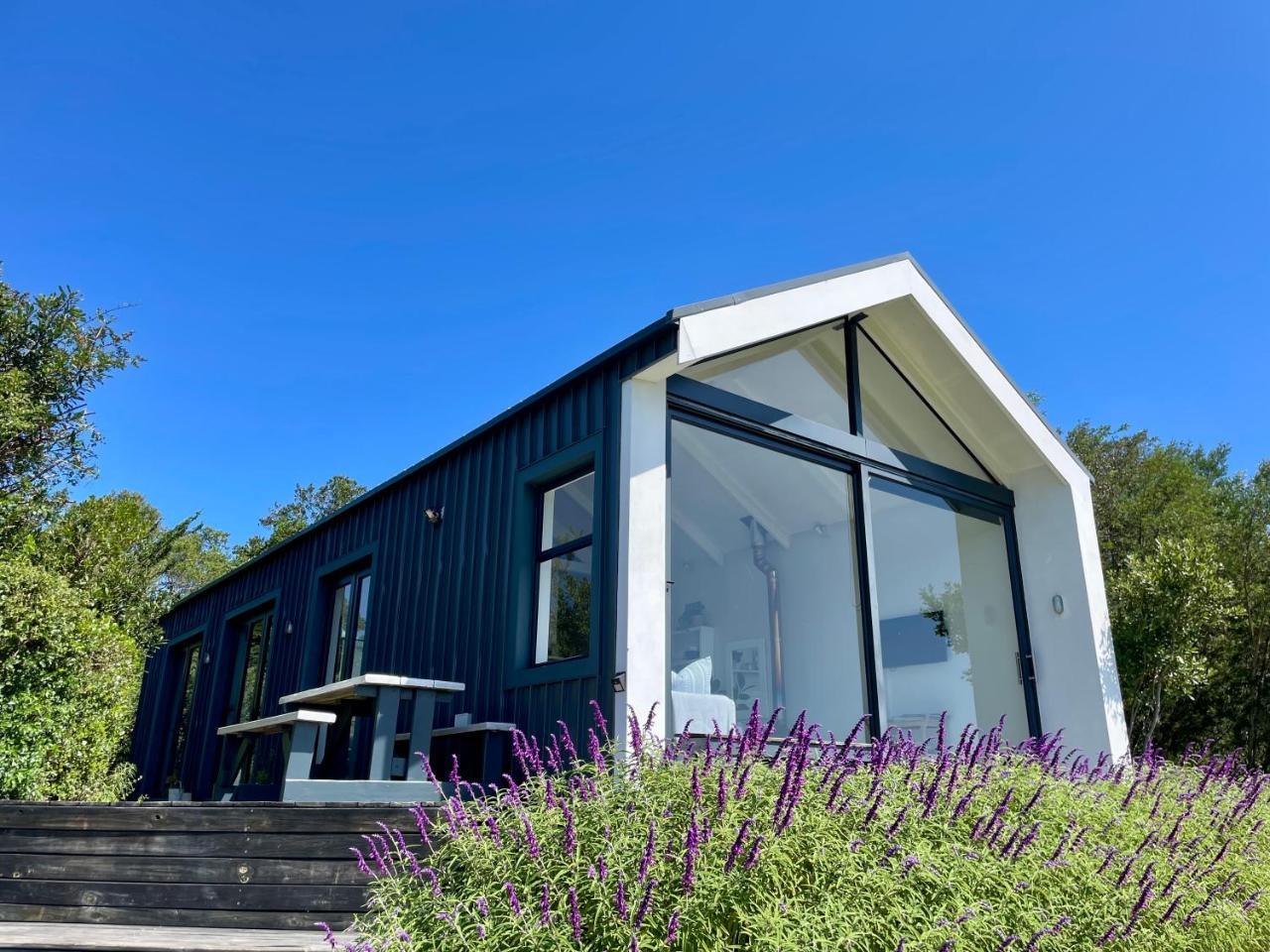 Hillandale Hideaway modern cabin near Plett — 4-Star Luxury Hotel in Plettenberg Bay, South Africa