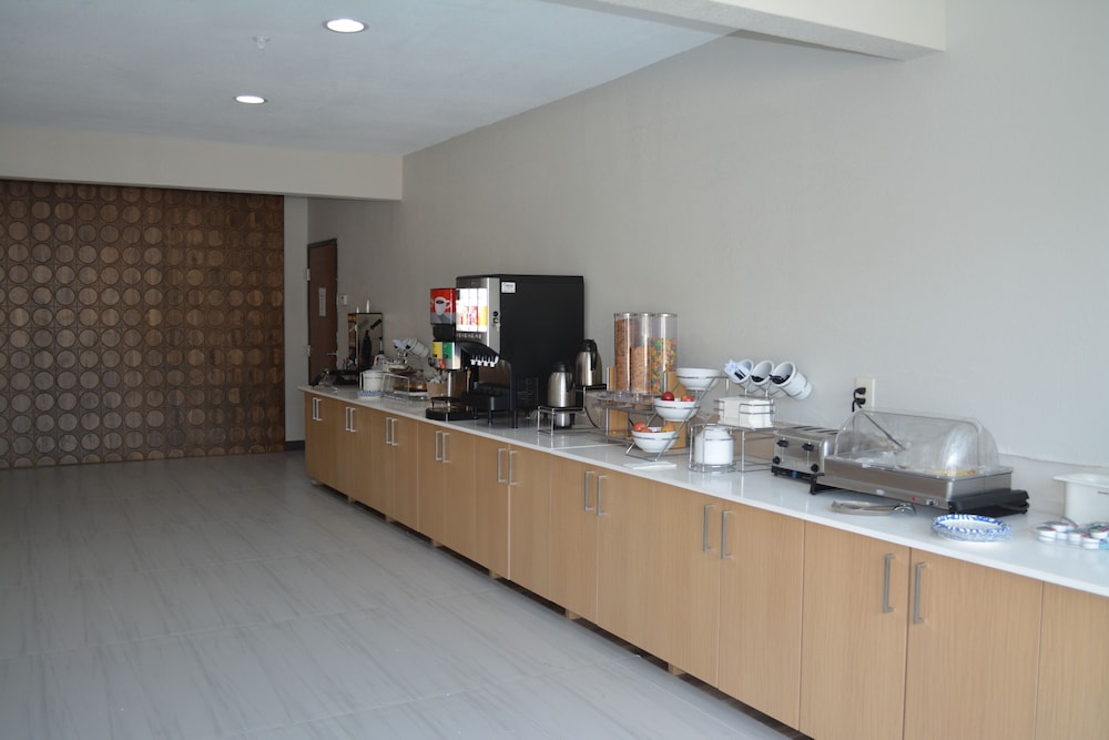 Wingate By Wyndham College Station South - photo 21