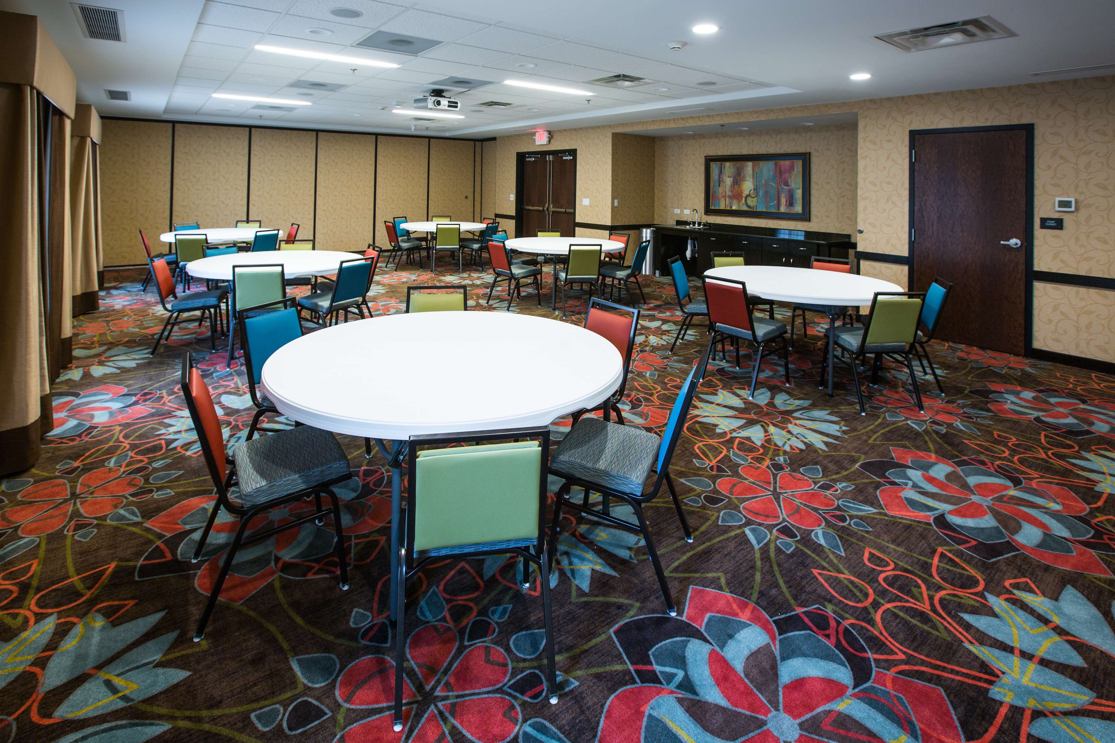 Hampton Inn & Suites Toledo Westgate - photo 12