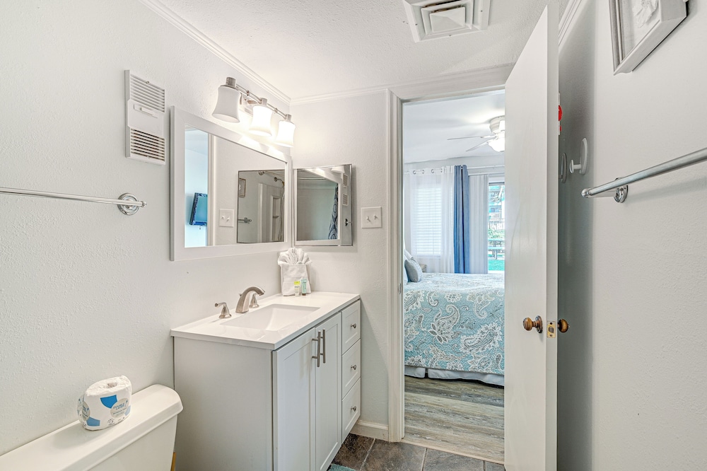 Beach & Pool Access: Resort style Myrtle Beach Gem - photo 12