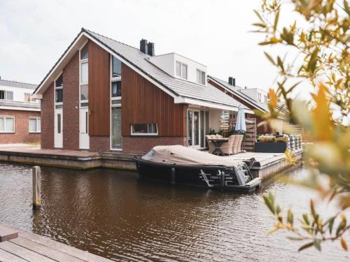 Waterside Escape with Easy Access — 4-Star Luxury Hotel in Uitgeest, Netherlands