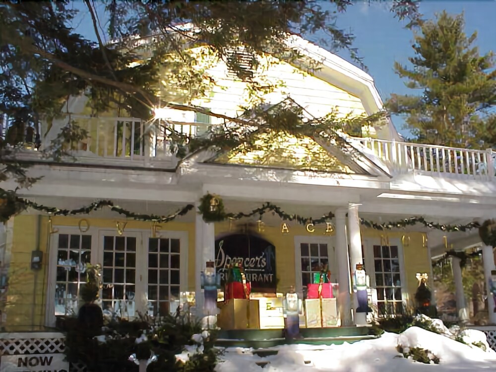 Thornewood Inn & Restaurant - photo 39