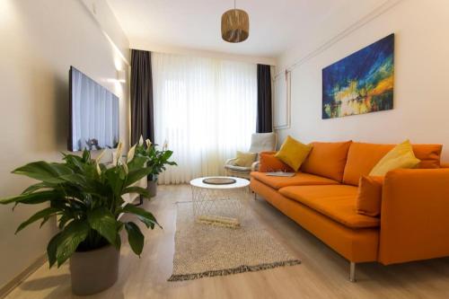 Fully Renovated 2BR Flat in Prime Location at Moda — 4-Star Luxury Hotel in Istanbul, Turkey