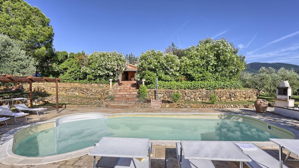 Virginia 8 in Gavorrano — 4-Star Luxury Hotel in Scarlino, Italy