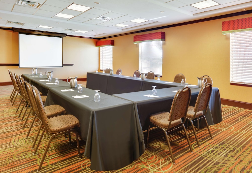 Hampton Inn and Suites Fort Worth Forest Hill - photo 20