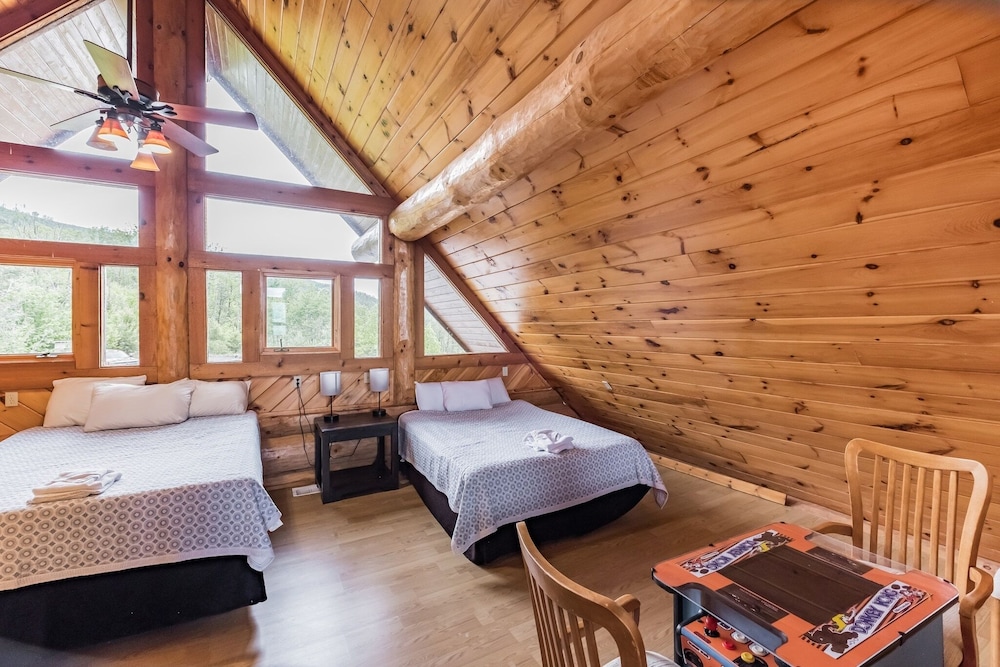 Sky Views Panoramic Views 2 Bedroom Cabin by Heavenly Views Resort - photo 2