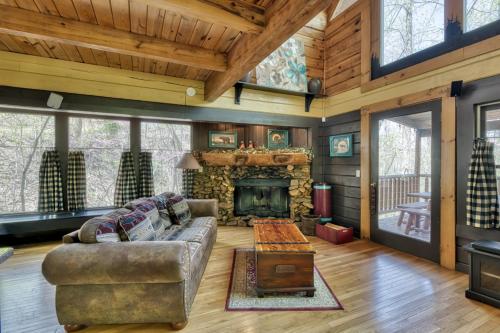 Dancing Dragonfly 26 - carbon neutral hotel in Sevierville