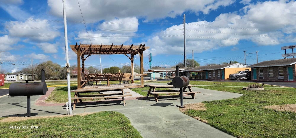 Gulfway Motel By OYO Near Airport I 37 - photo 32