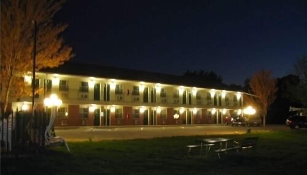 The Regency Inn - photo 30
