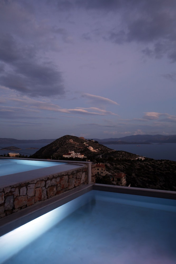 Sea View Maisonette Schinias — 4-Star Luxury Hotel in Marathonas, Greece
