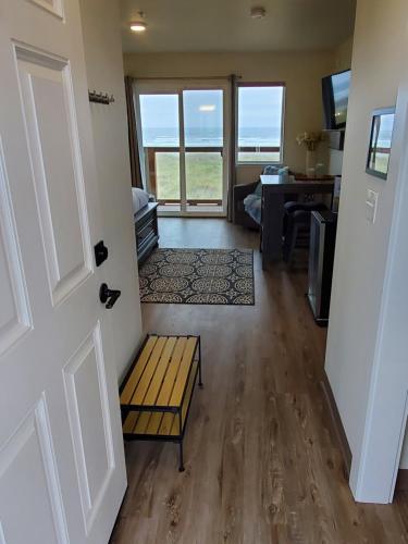 Moonstone Beach Motel - photo 49