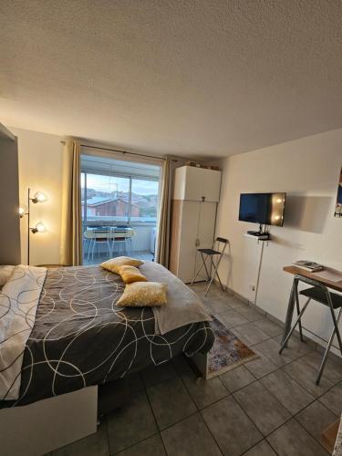 Studio Sanary Sur Mer Proche Gare in Sanary-Sur-Mer, France