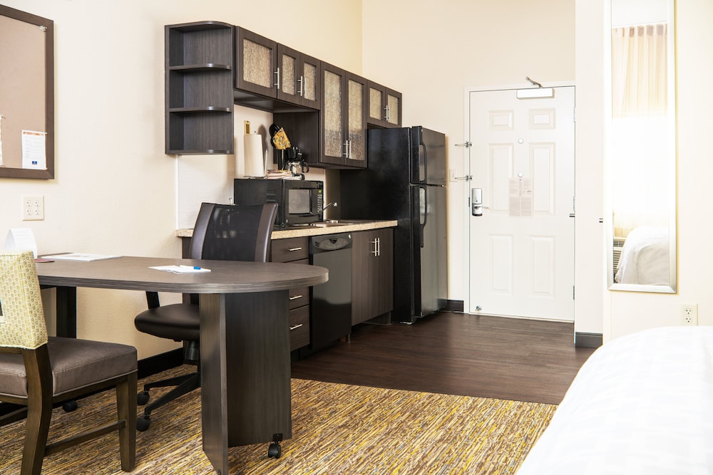 Candlewood Suites Bellevue by IHG - photo 11