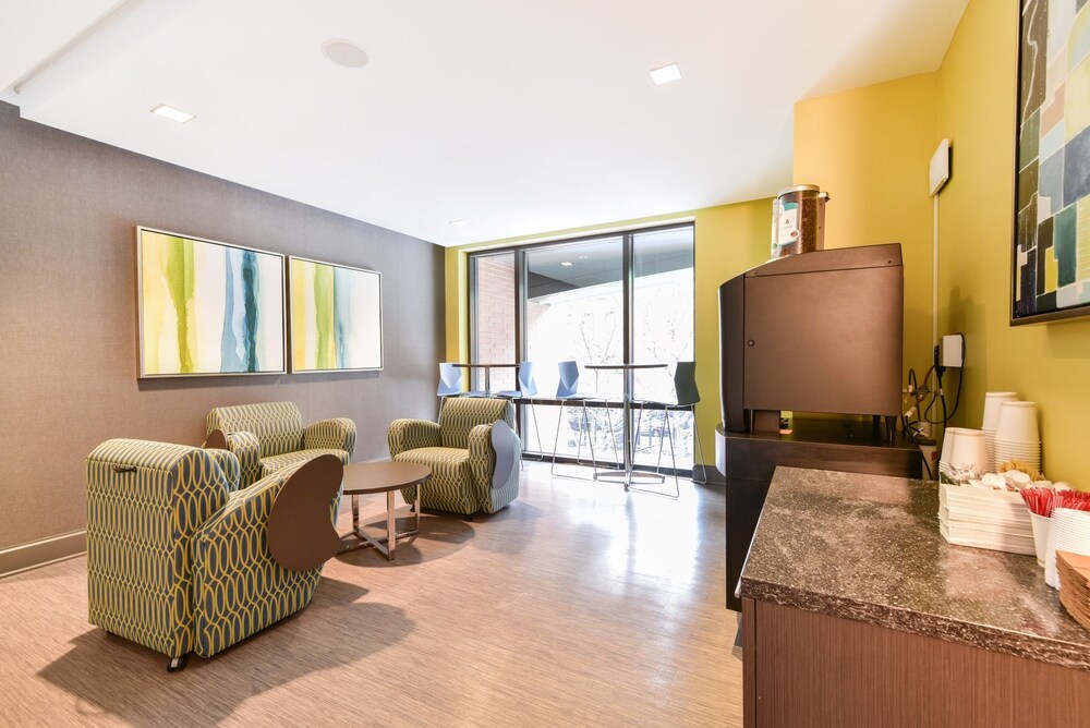 Global Luxury Suites At Boston Garden - photo 37