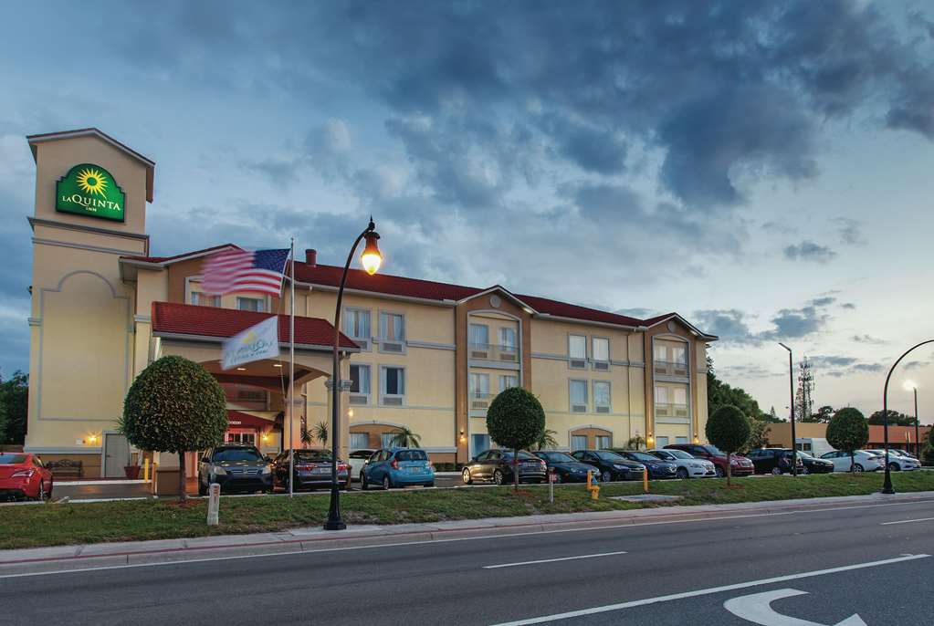 La Quinta Inn & Suites by Wyndham Tampa Bay Area Tampa South - photo 5