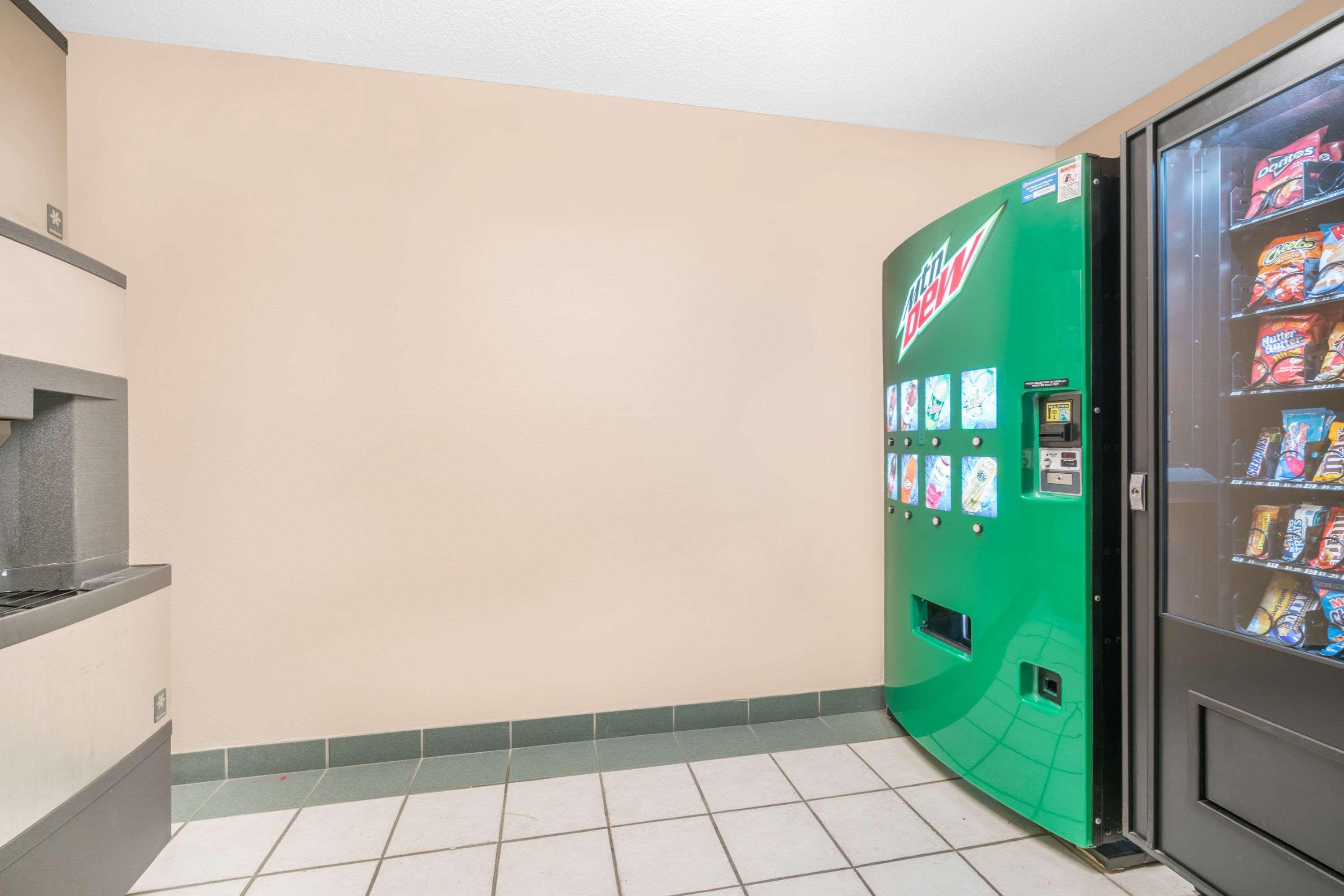 Fargo Airport Inn - photo 11