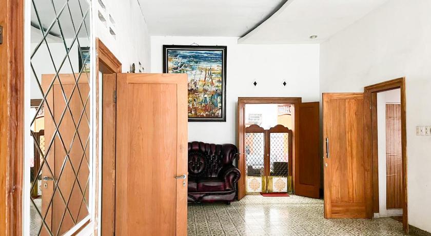 RedDoorz Syariah Near Alun Alun Tulungagung — hotel in Tulungagung