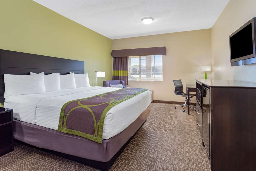 Emmetsburg Hotel and Suites - photo 37