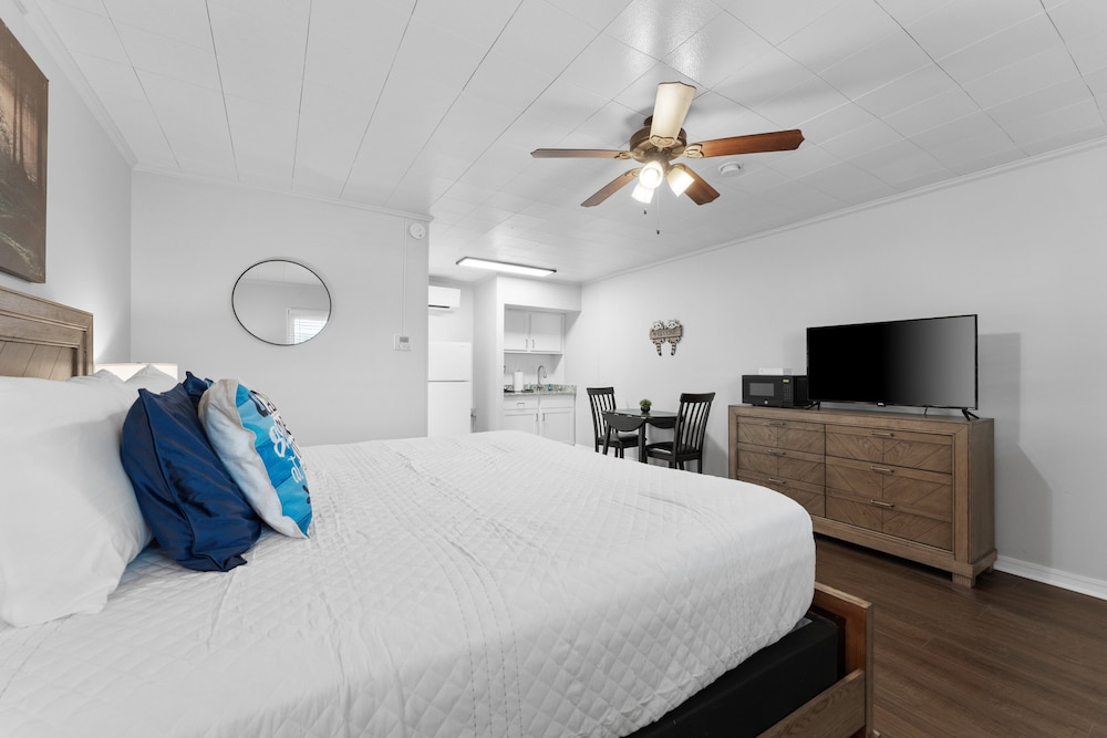 Silver Cove Resort on Table Rock Unit 7 - photo 3