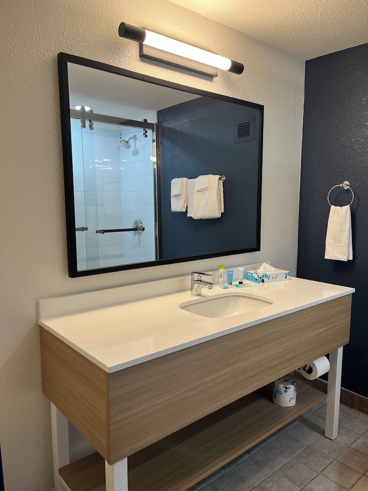 Spark by Hilton Denver Tech Center Greenwood Village - photo 15