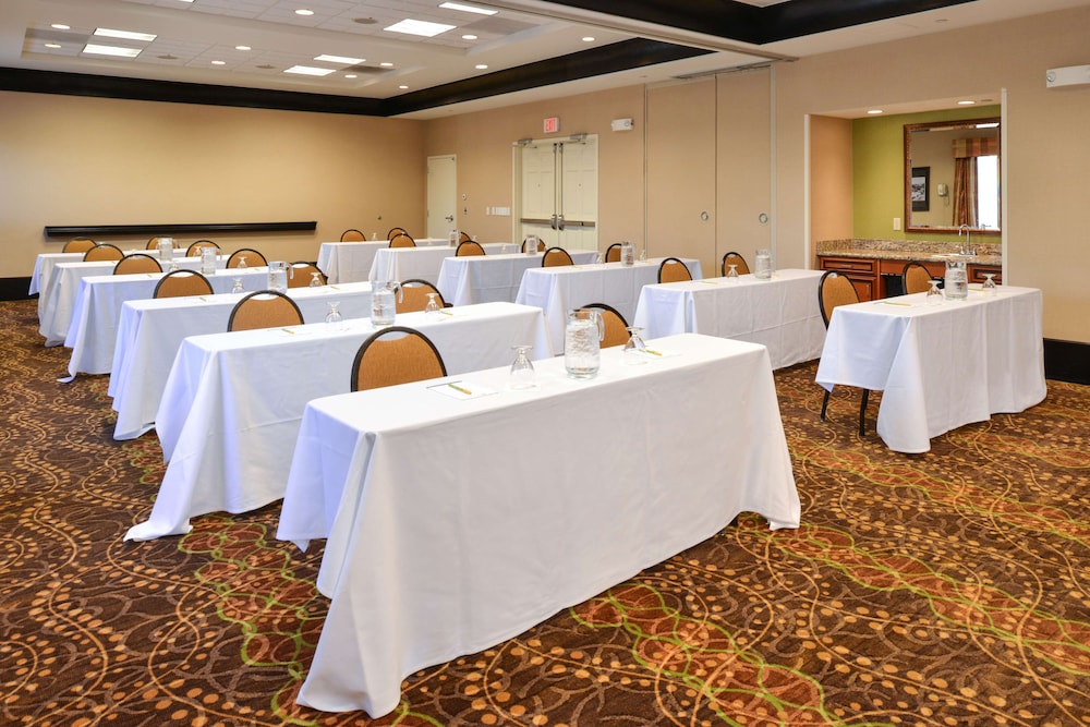 Hilton Garden Inn Terre Haute - photo 91