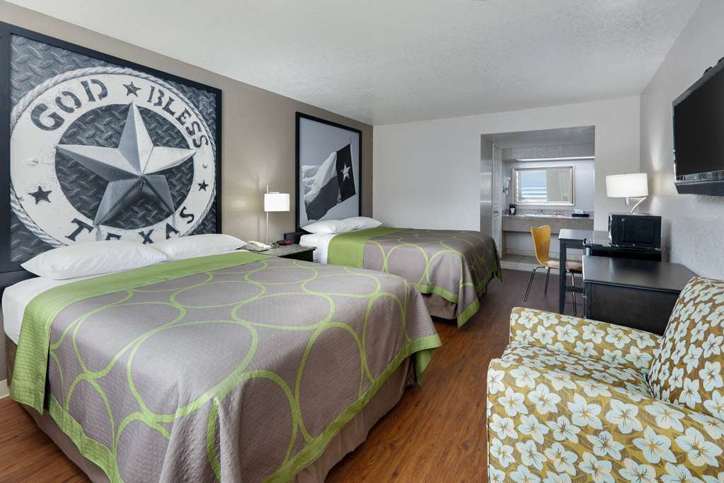 Super 8 by Wyndham San Antonio Pearl District Downtown - photo 7