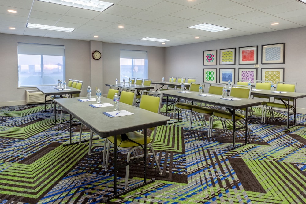 Holiday Inn Express & Suites Vandalia by IHG - photo 46
