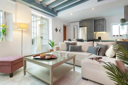 Magno Apartments Rosario — 4-Star Luxury Hotel in Sevilla, Spain