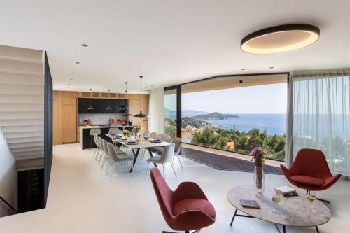 Modern Villa in Dubrovnik with Infinity Rooftop Pool — 4-Star Luxury Hotel in Dubrovnik, Croatia